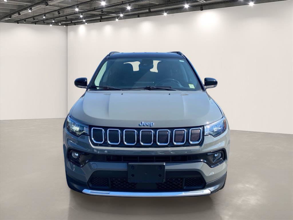 Used 2022 Jeep Compass Limited AWD/4WD image 2