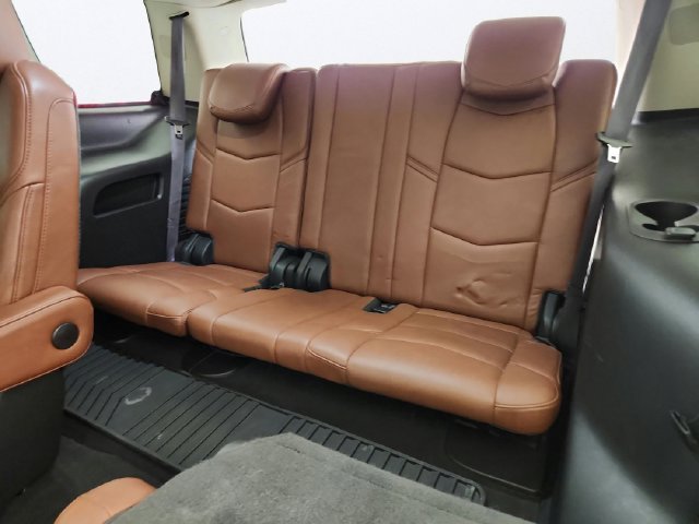 Used 2017 Cadillac Escalade Luxury AWD/4WD image 24