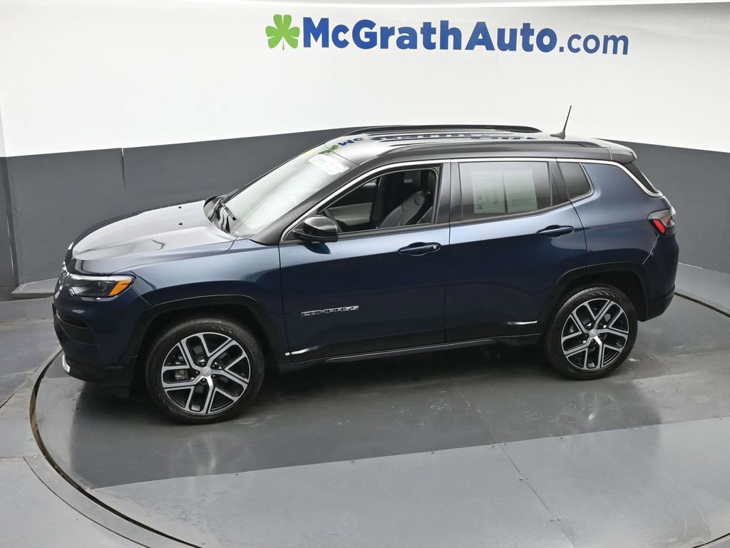 Used 2024 Jeep Compass Limited w/ Elite Group image 18