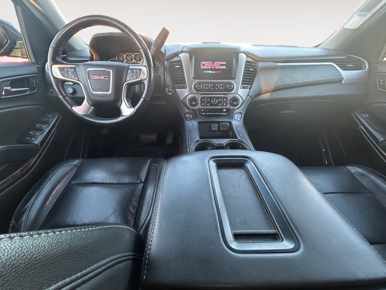 Used 2019 GMC Yukon SLT w/ Open Road Package AWD/4WD image 10