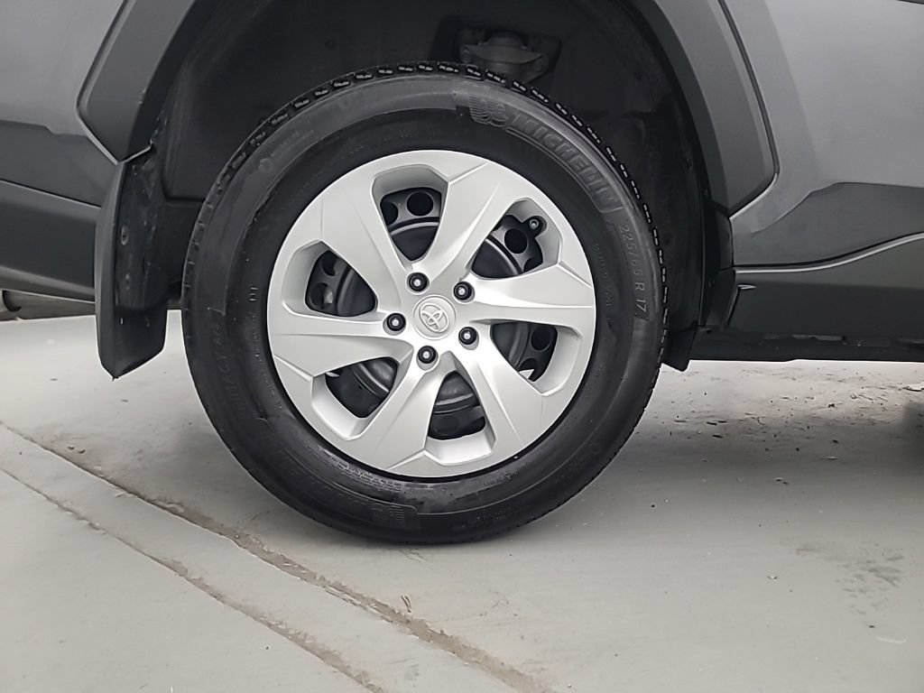 Used 2023 Toyota RAV4 LE AWD/4WD image 11
