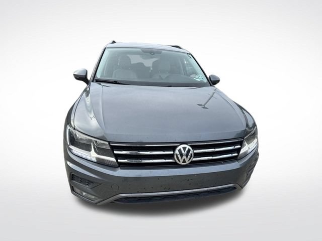 Used 2018 Volkswagen Tiguan SE w/ 18" Alloy Wheels Package FWD image 11
