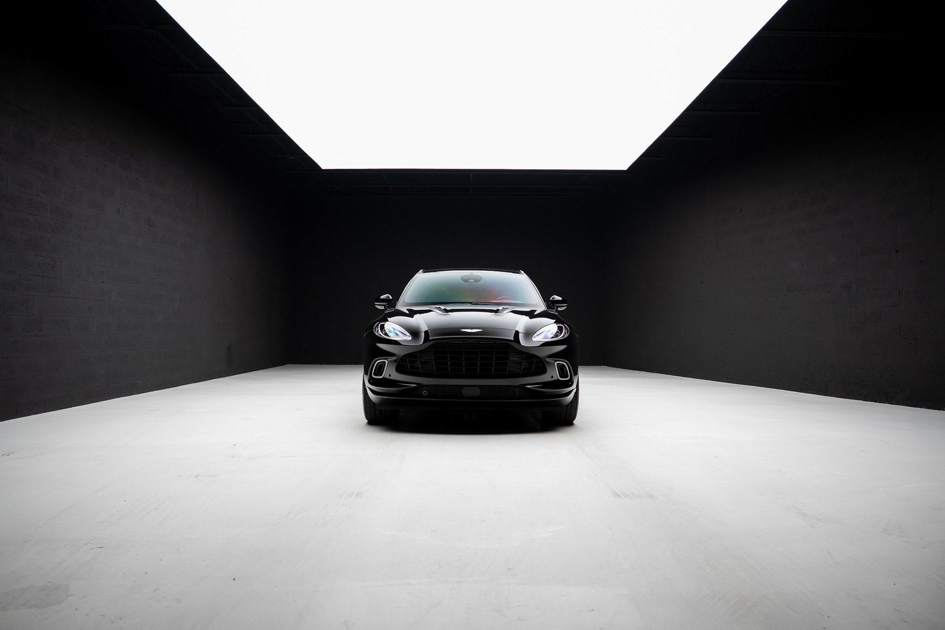 Used 2021 Aston Martin DBX image 85