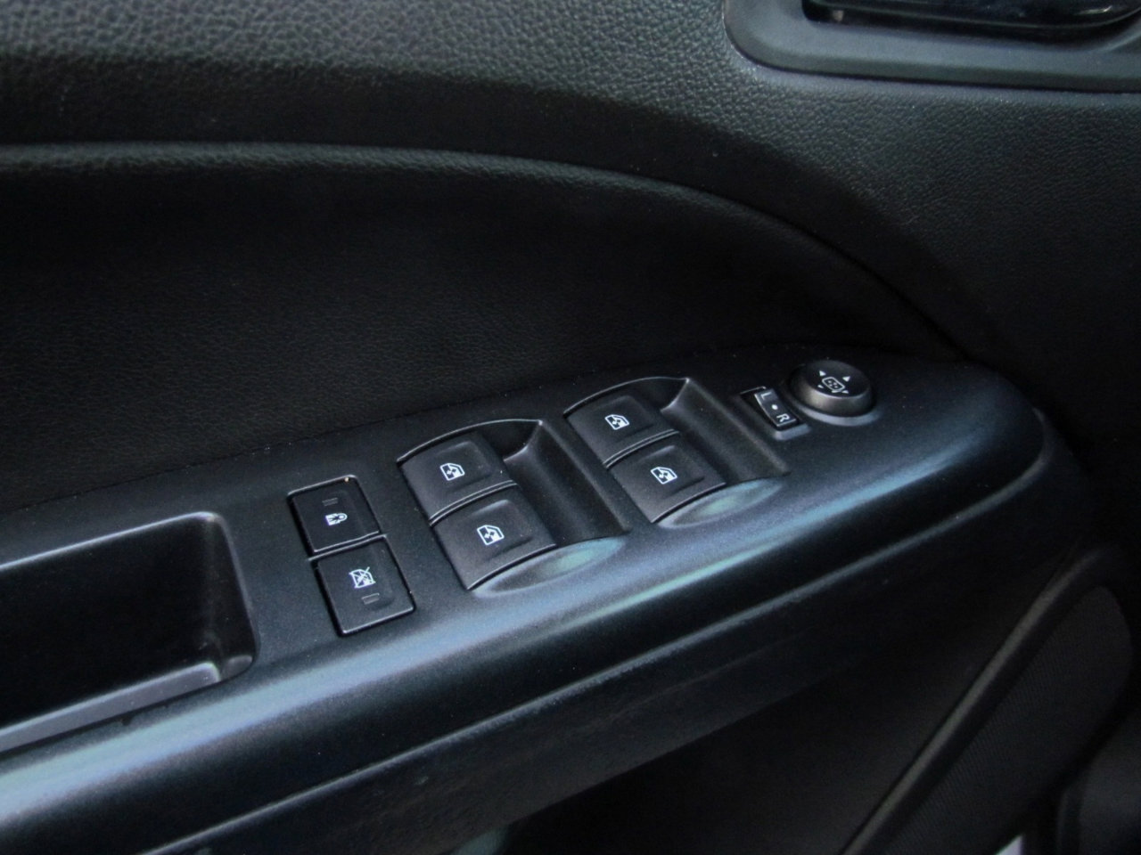 Used 2015 GMC Canyon SLE w/ SLE Convenience Package image 22