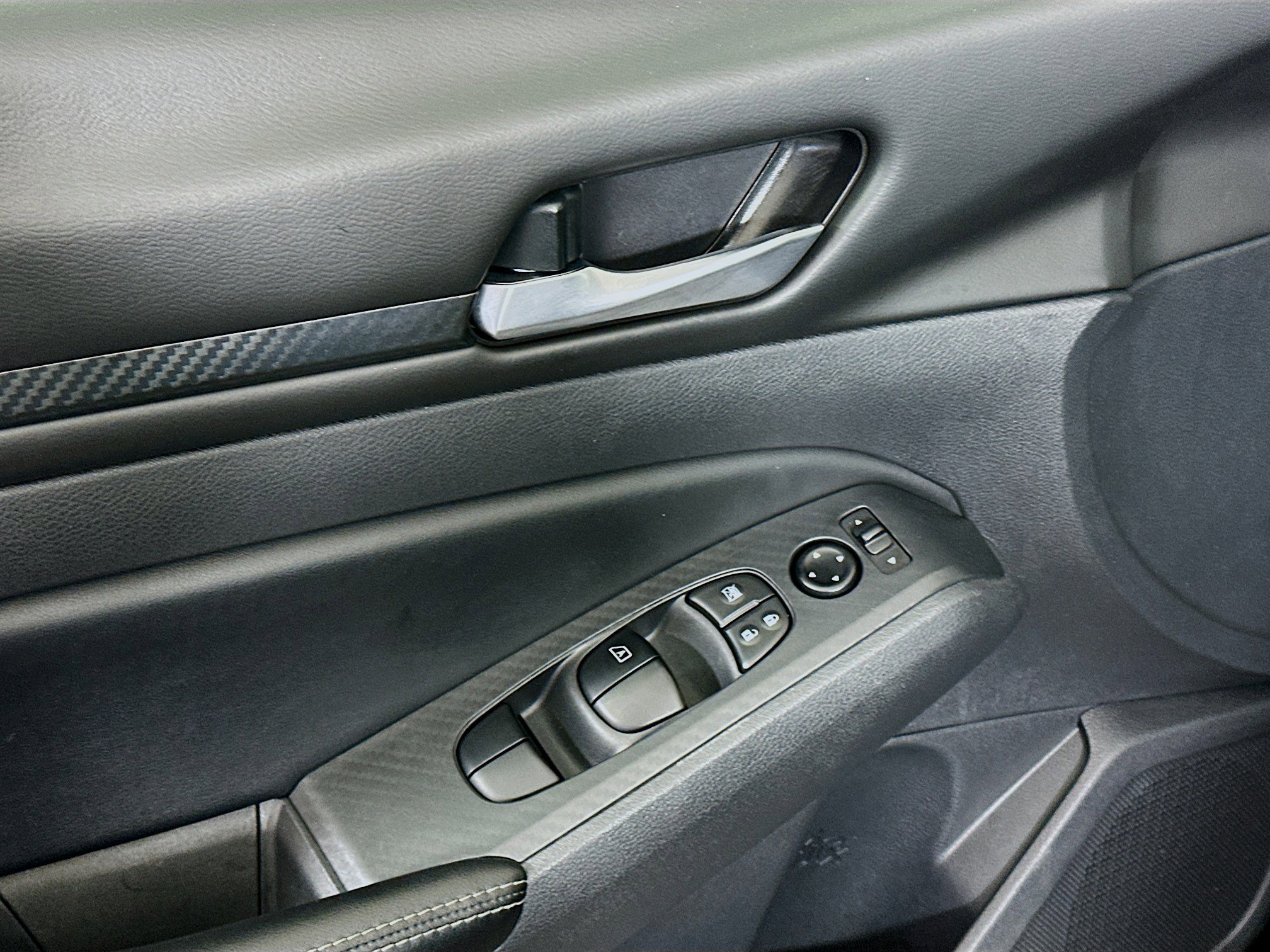 Used 2025 Nissan Altima 2.5 SV image 15