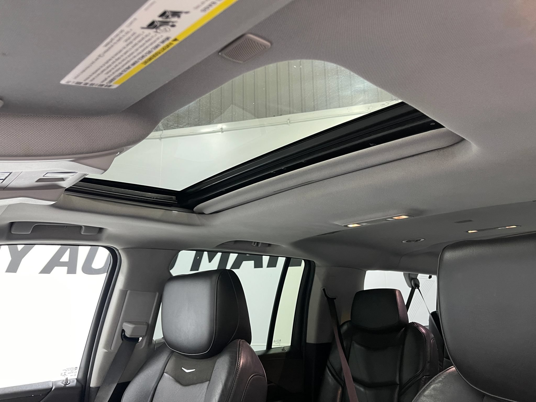 Used 2018 Cadillac Escalade ESV Luxury AWD/4WD image 12