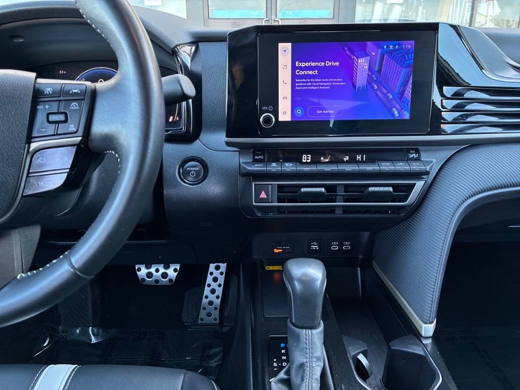 Used 2025 Toyota Camry SE image 17