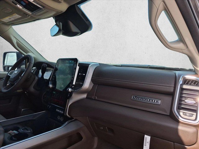 Used 2025 RAM 2500 Laramie AWD/4WD image 22