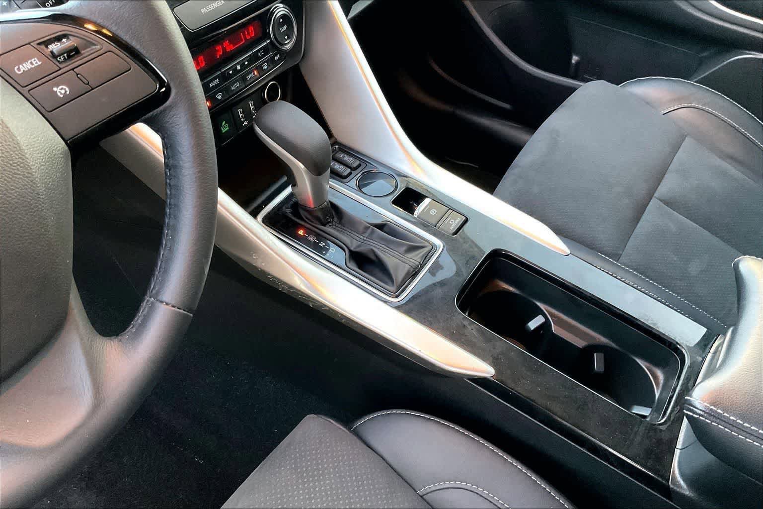 Used 2022 Mitsubishi Eclipse Cross SE FWD image 16