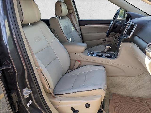 Used 2017 Jeep Grand Cherokee Overland w/ Jeep Active Safety Group image 23