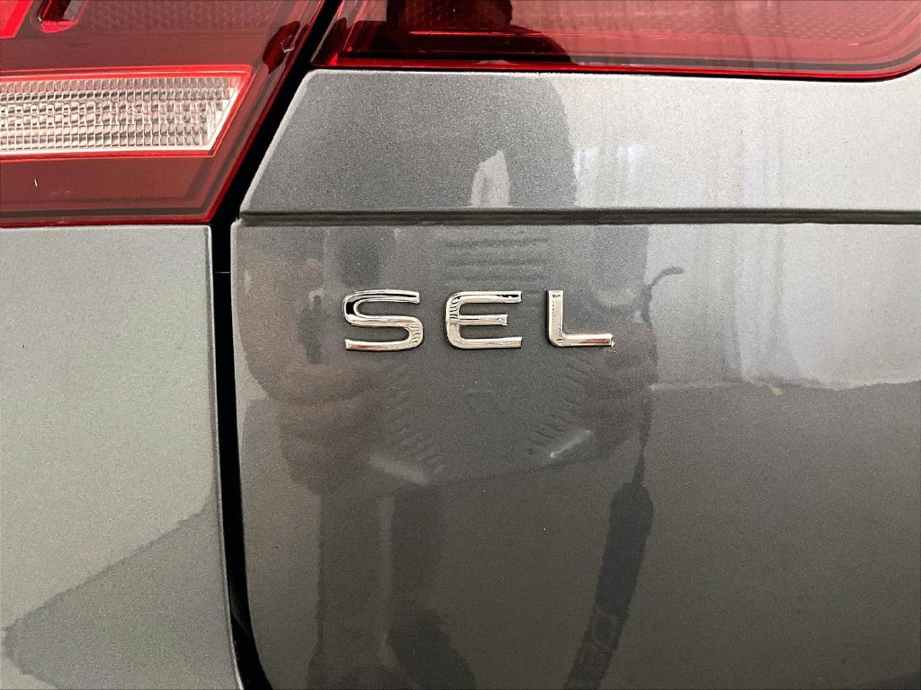 Used 2022 Volkswagen Tiguan SEL R-Line AWD/4WD image 23