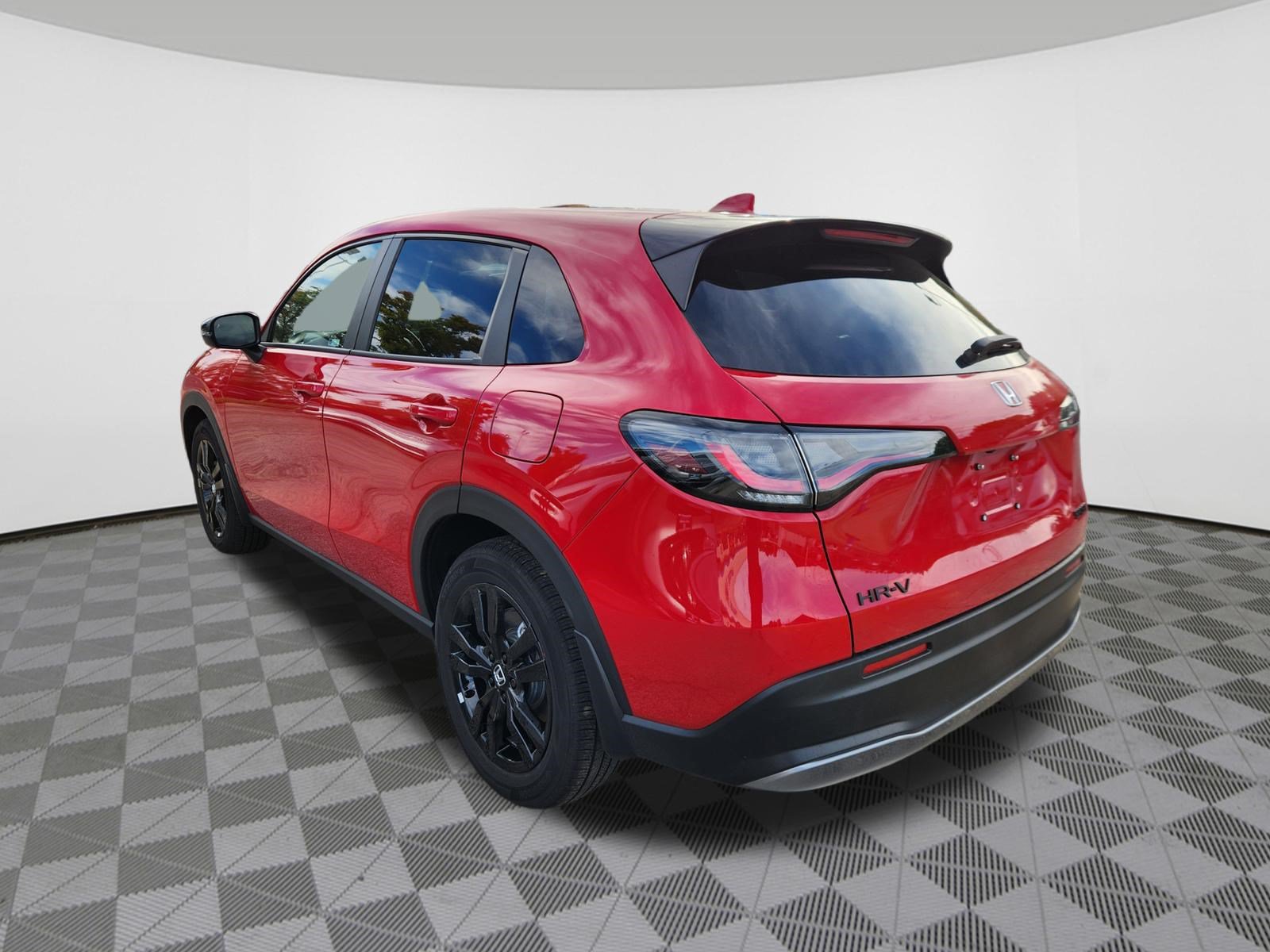 Certified 2027 Honda HR-V Sport image 3