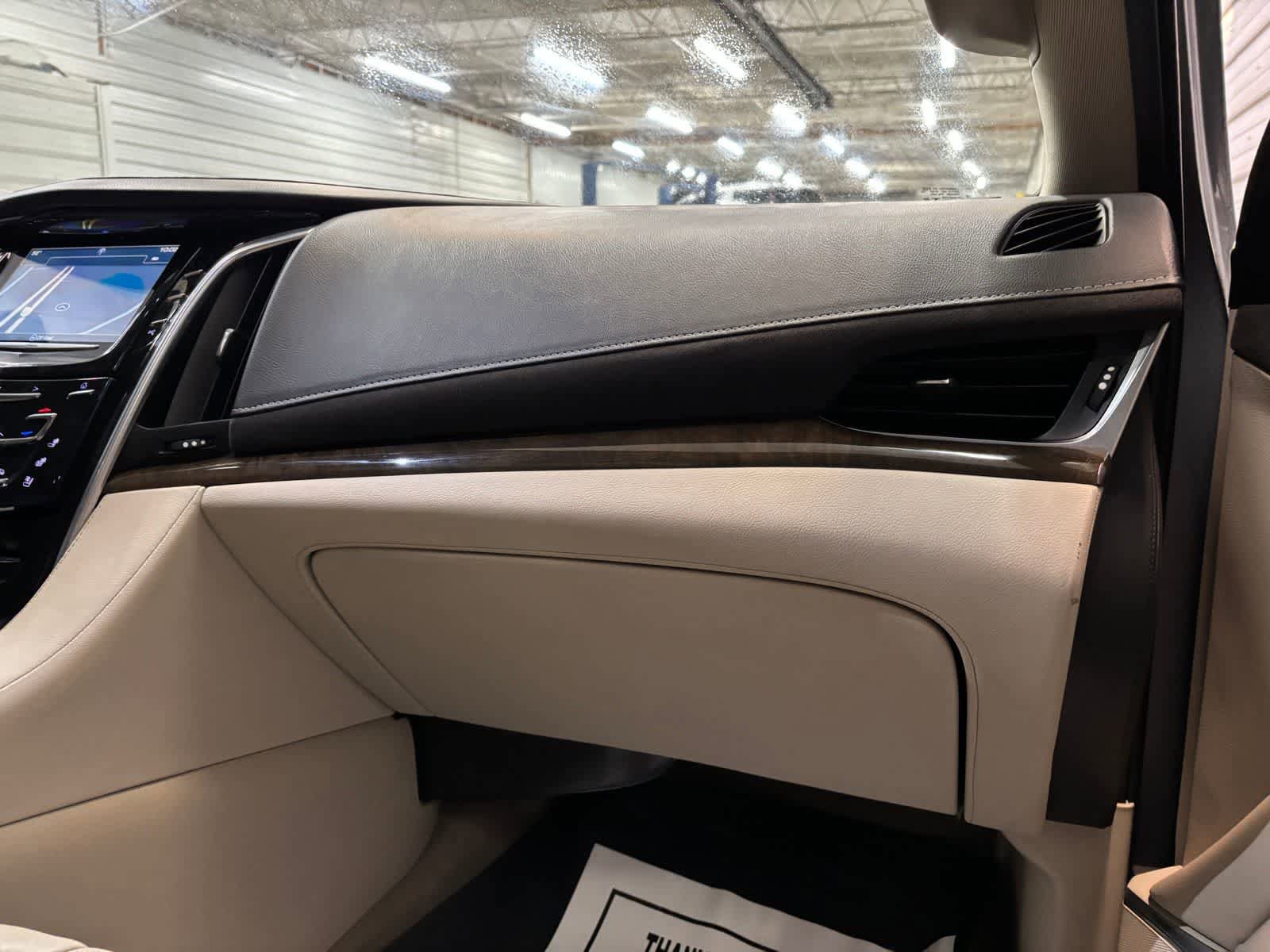 Used 2020 Cadillac Escalade ESV Luxury w/ Escalade Sport Edition image 31