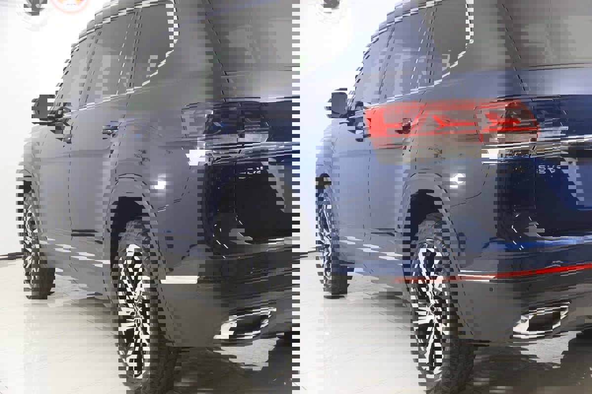 Used 2021 Volkswagen Atlas SEL Premium image 26