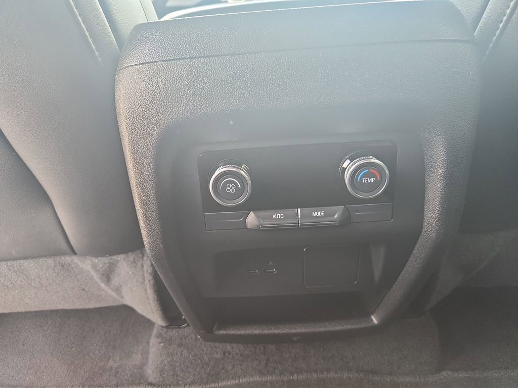 Used 2025 Buick Enclave Preferred FWD image 32