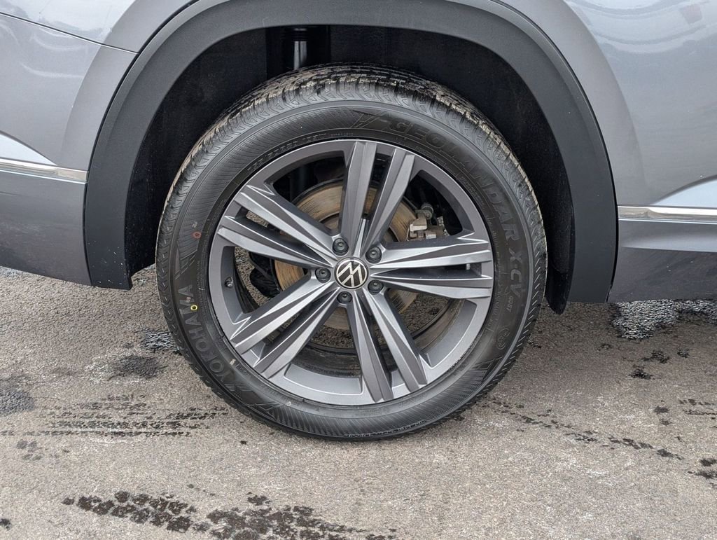 Used 2021 Volkswagen Atlas SE image 14