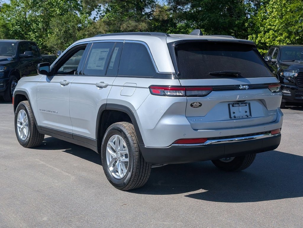 New 2026 Jeep Grand Cherokee Laredo AWD/4WD image 5