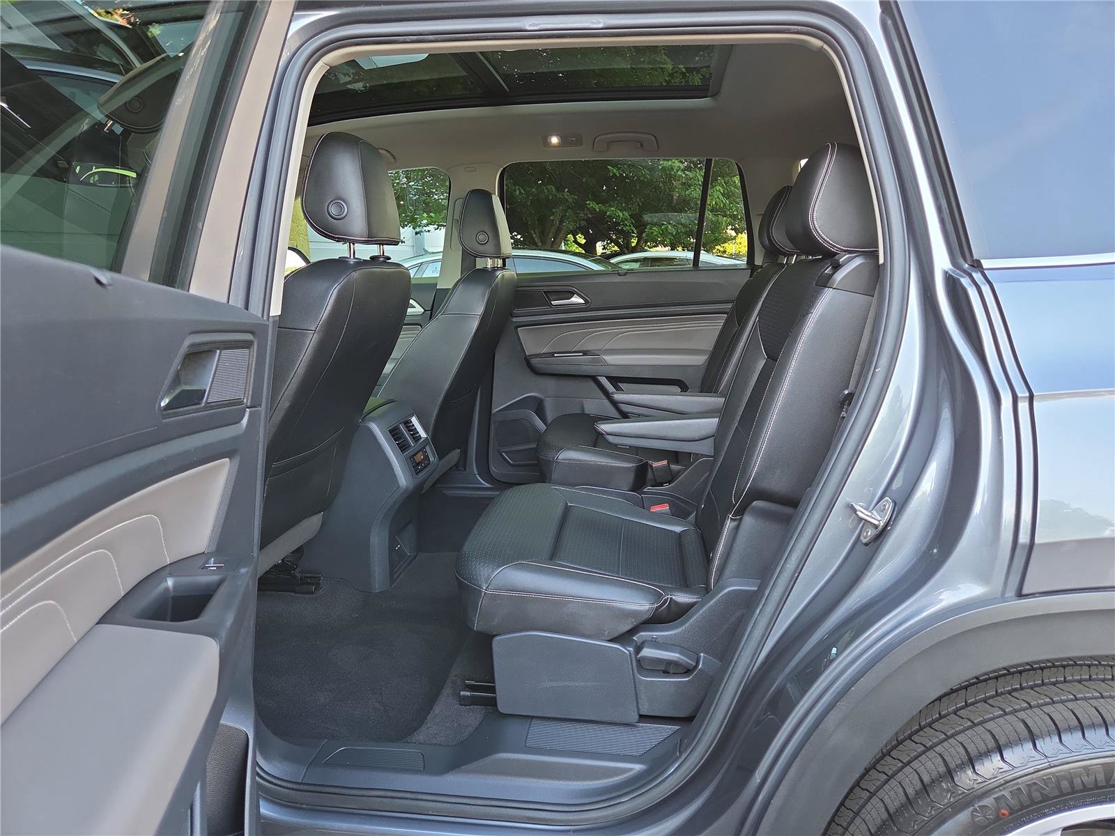 Certified 2023 Volkswagen Atlas SE w/ Panoramic Sunroof Package AWD/4WD image 23