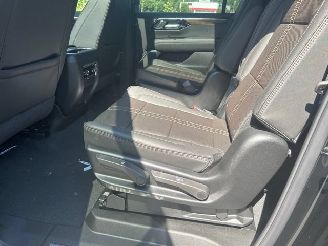 New 2026 Chevrolet Suburban High Country w/ Sun And Tow Package AWD/4WD image 17