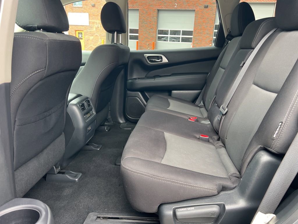 Used 2020 Nissan Pathfinder SV image 25