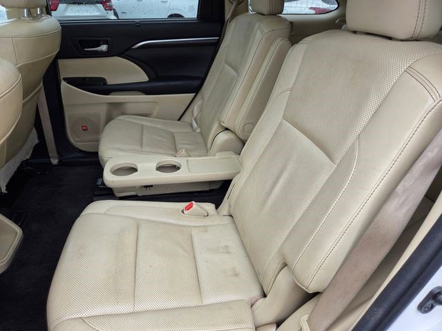 Used 2016 Toyota Highlander Limited Platinum image 9