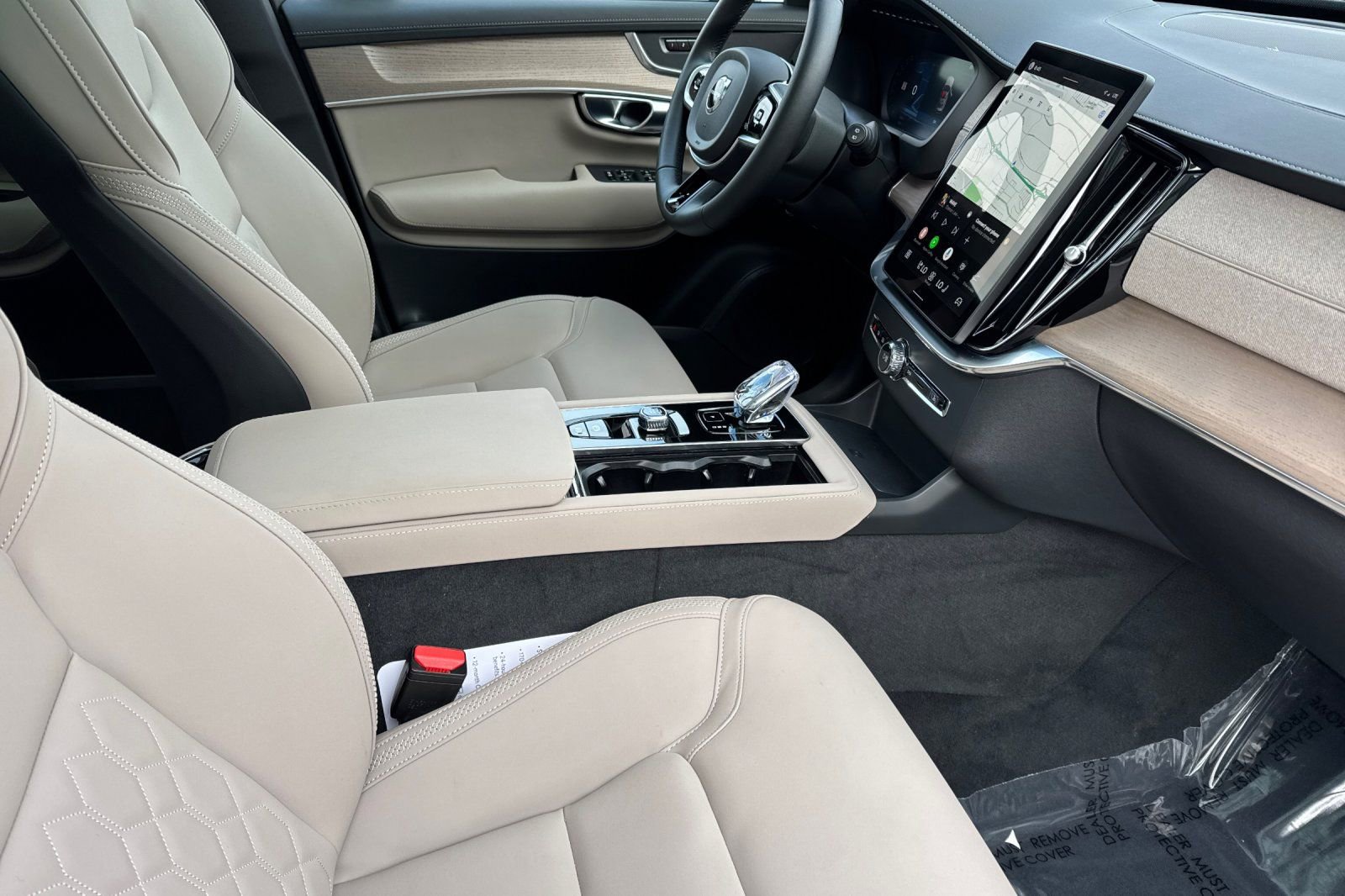 Certified 2026 Volvo XC90 B5 Plus w/ Protection Package image 18