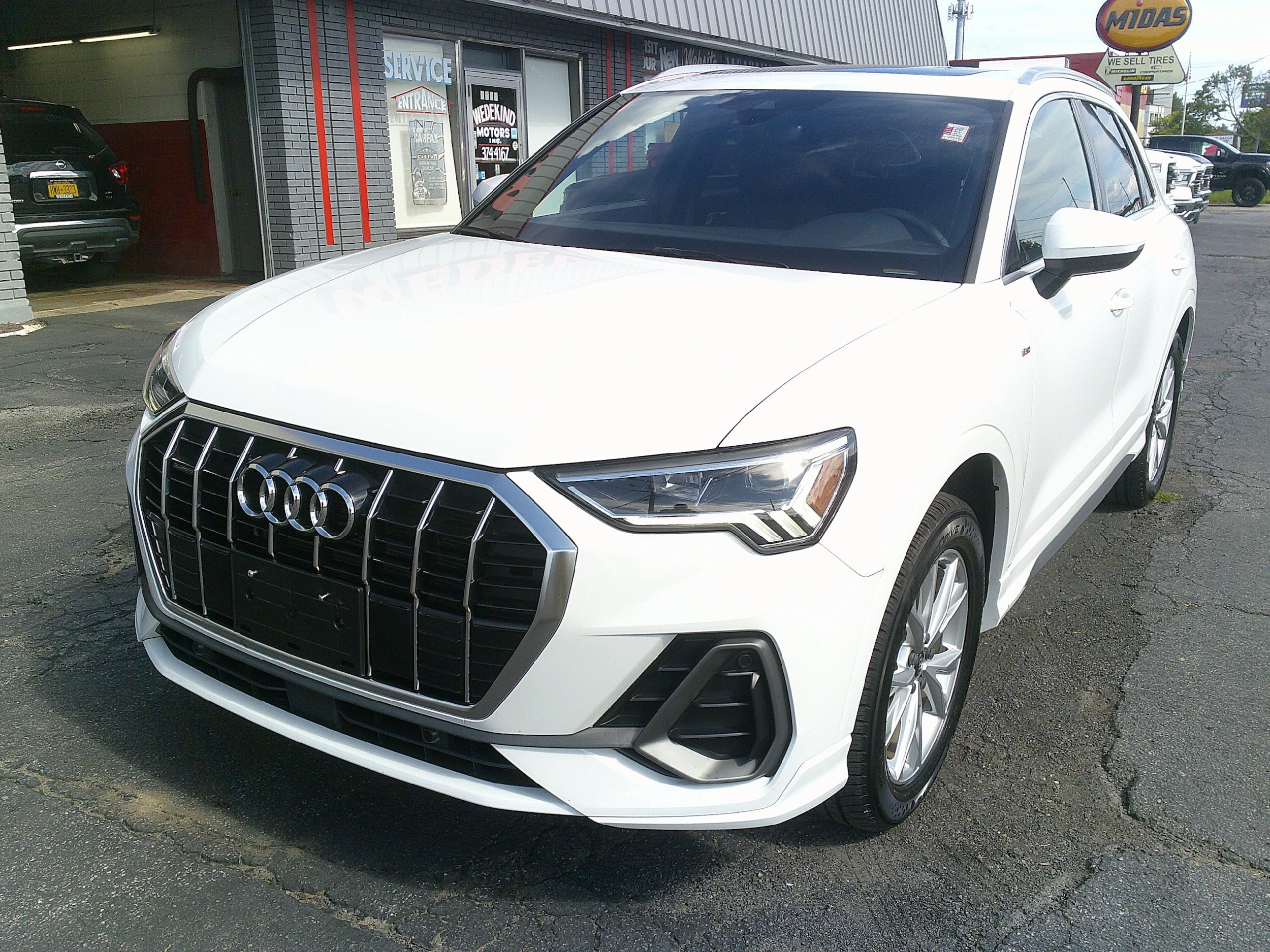 Used 2025 Audi Q3 2.0T Premium AWD/4WD image 3