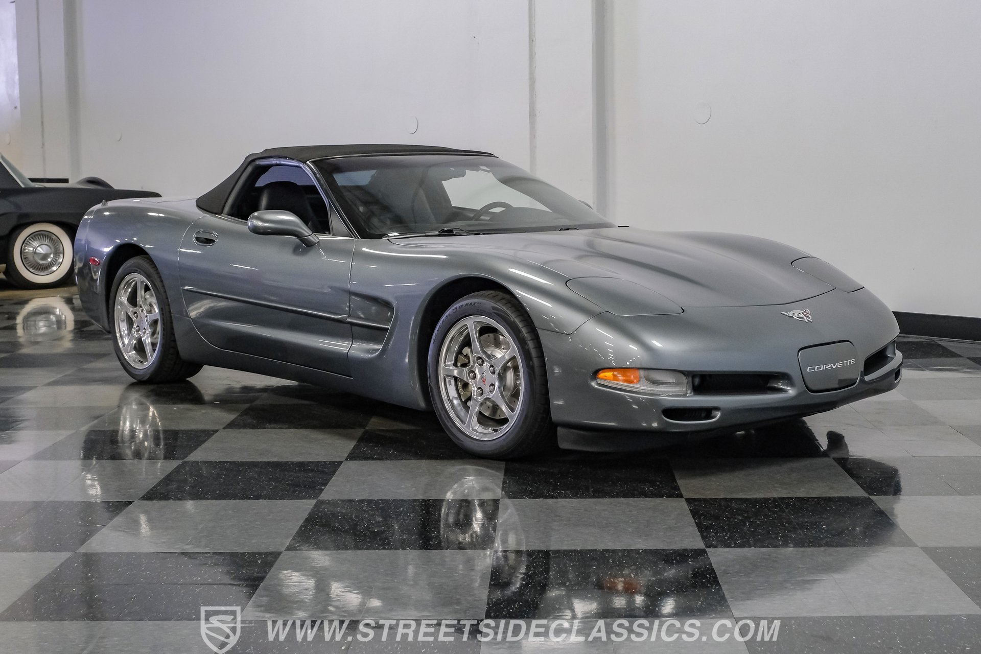 Used 2003 Chevrolet Corvette Convertible w/ Preferred Equipment Group1 RWD image 16