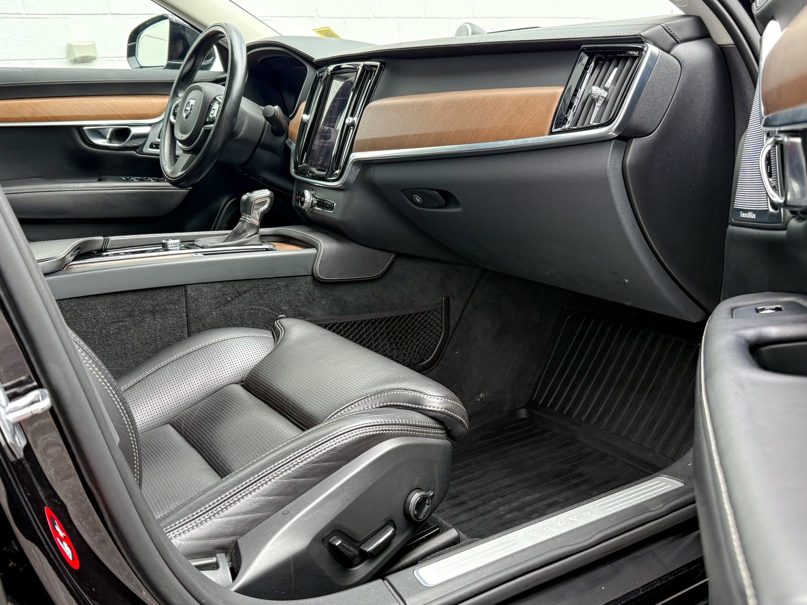 Used 2017 Volvo S90 T6 Inscription w/ Vision Package AWD/4WD image 12