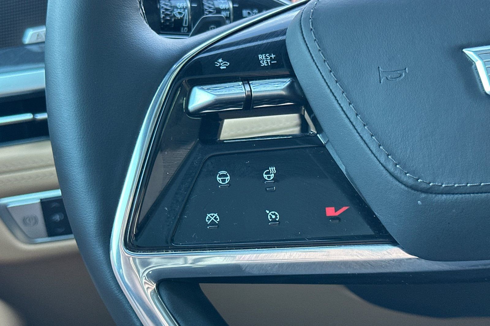 Used 2026 Cadillac Escalade IQ Sport 2 w/ LPO, ONYX Package image 37