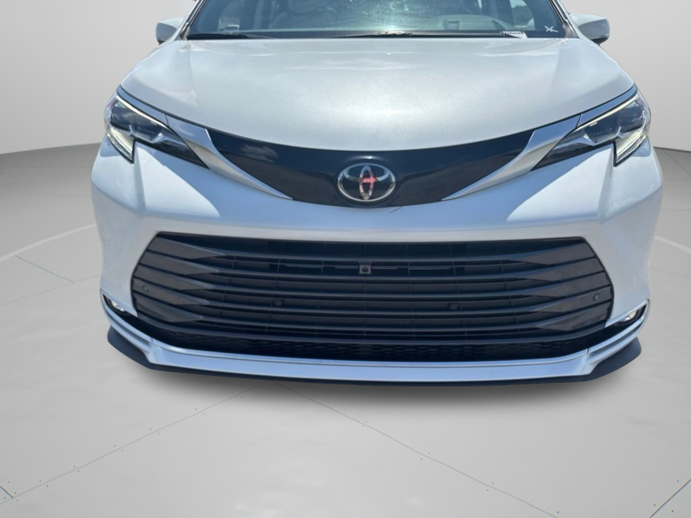 Certified 2026 Toyota Sienna Platinum AWD/4WD image 31