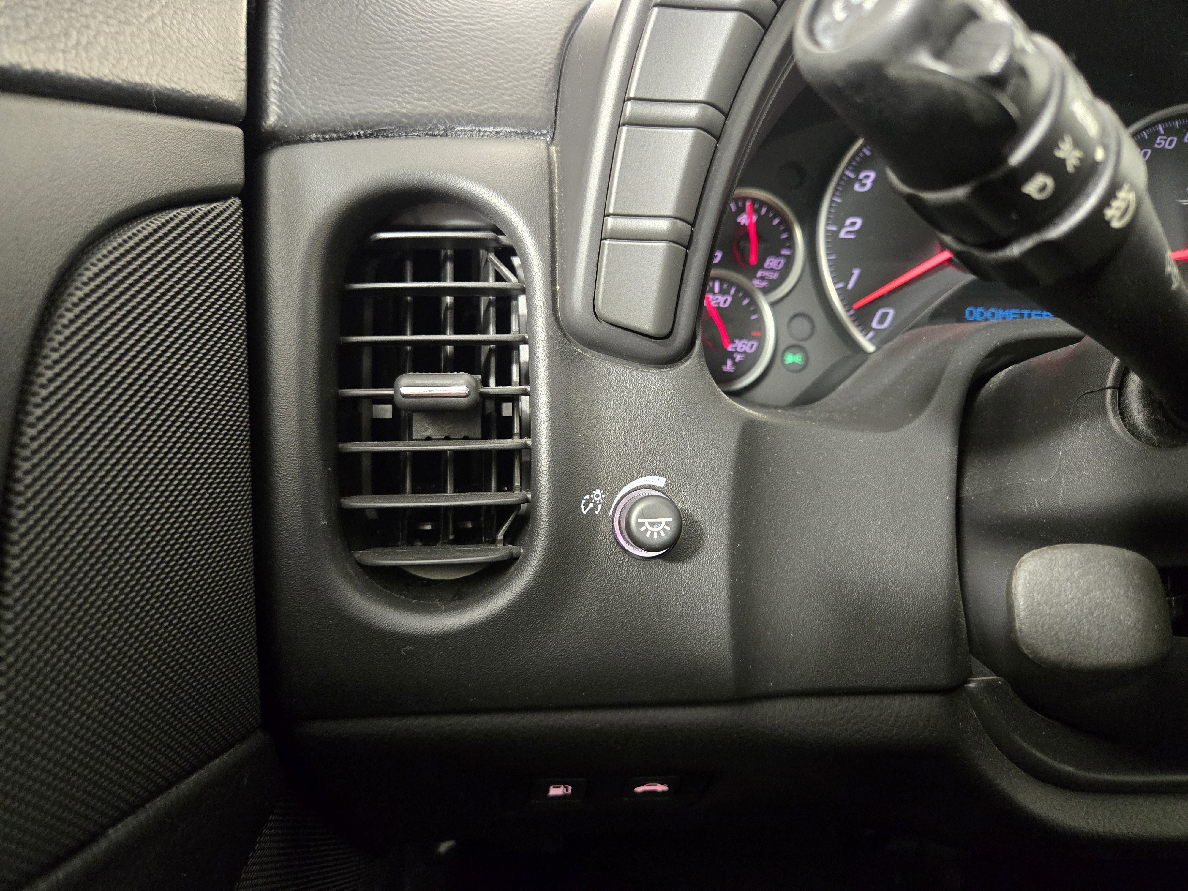 Used 2008 Chevrolet Corvette Coupe image 25