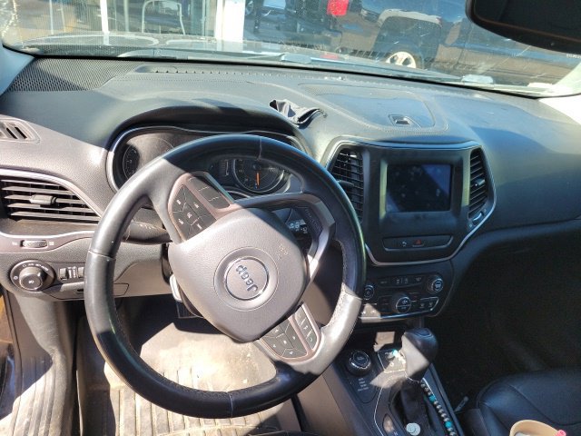 Used 2019 Jeep Cherokee Latitude Plus w/ Comfort/Convenience Group AWD/4WD image 13