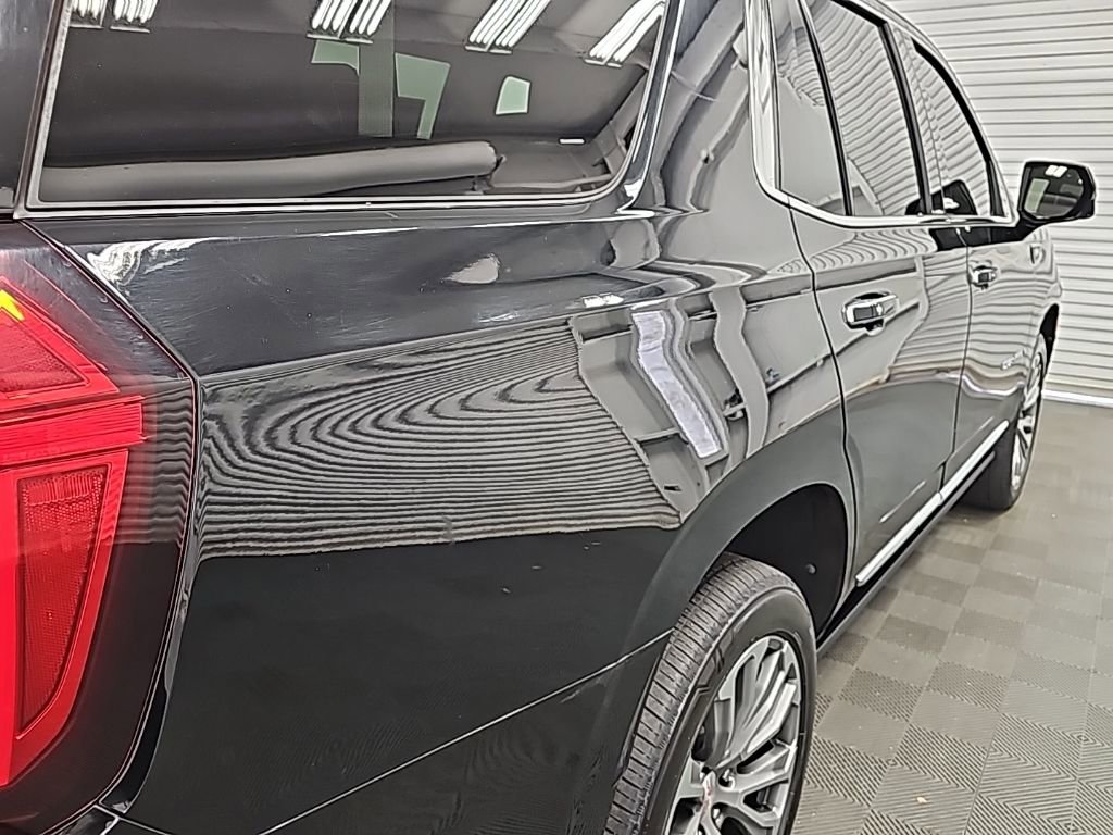 Used 2021 GMC Yukon Denali w/ Denali Premium Package image 9