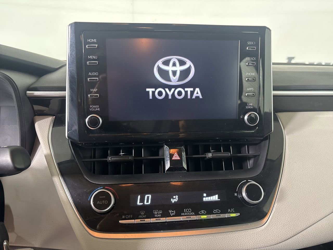 Used 2020 Toyota Corolla LE image 15