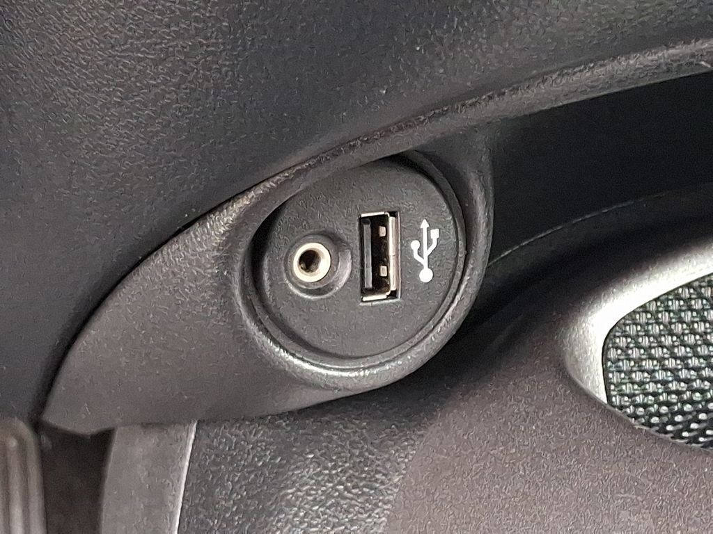 Used 2014 Nissan Juke SV w/ Navigation Package AWD/4WD image 25