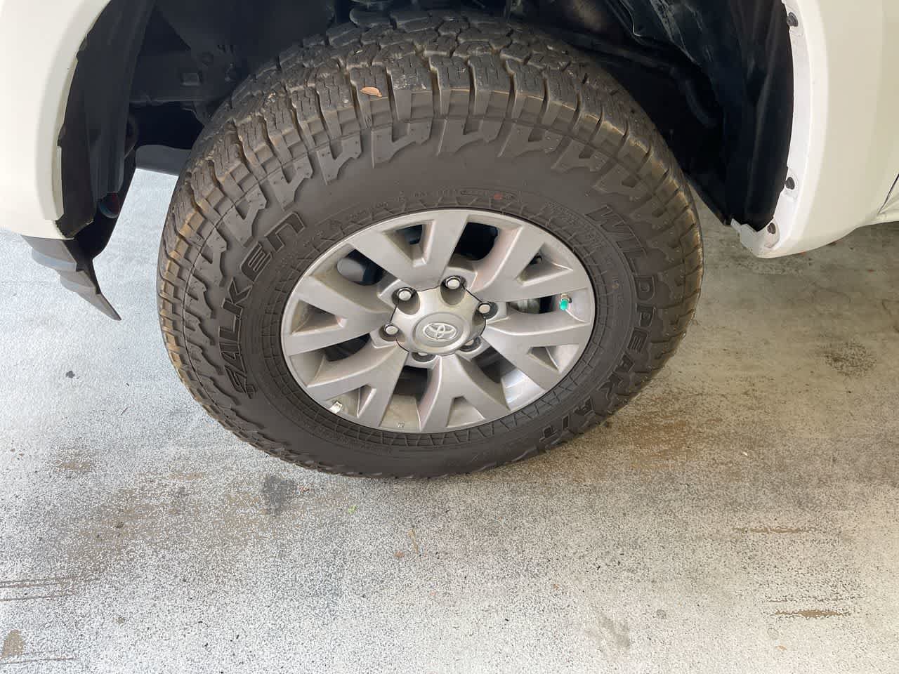 Used 2019 Toyota Tacoma SR5 AWD/4WD image 10