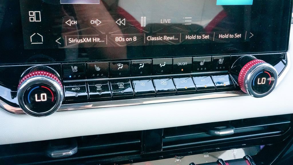 Used 2024 GMC Canyon AT4X w/ AT4X AEV Edition image 34