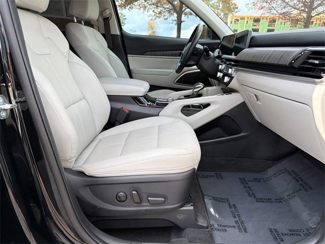 Certified 2025 Kia Telluride EX image 16