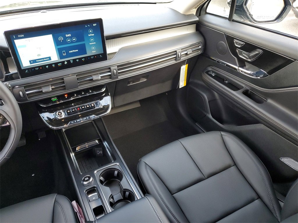 New 2026 Lincoln Corsair Premiere image 17