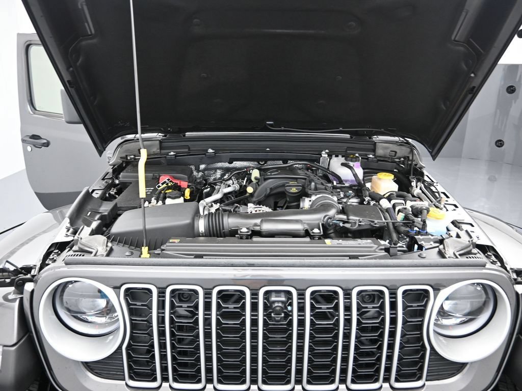 New 2025 Jeep Wrangler Unlimited Sahara w/ Technology Group AWD/4WD image 29