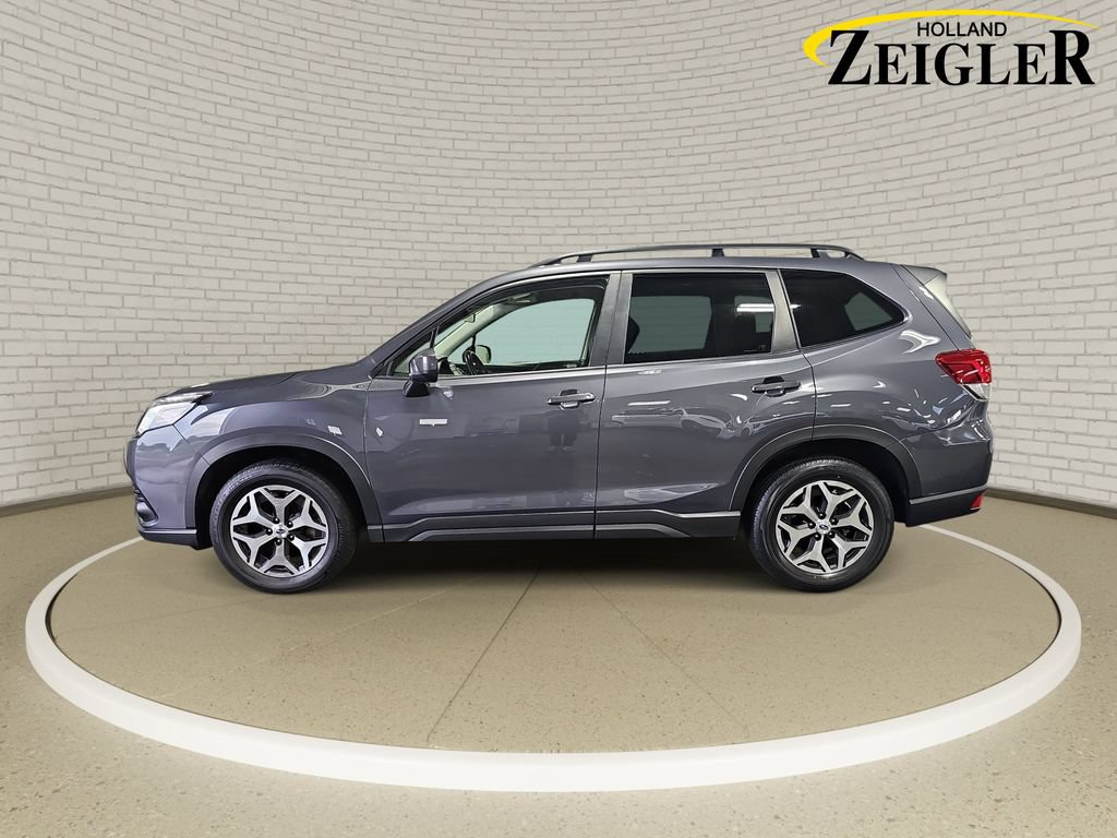 Used 2022 Subaru Forester Premium AWD/4WD image 8