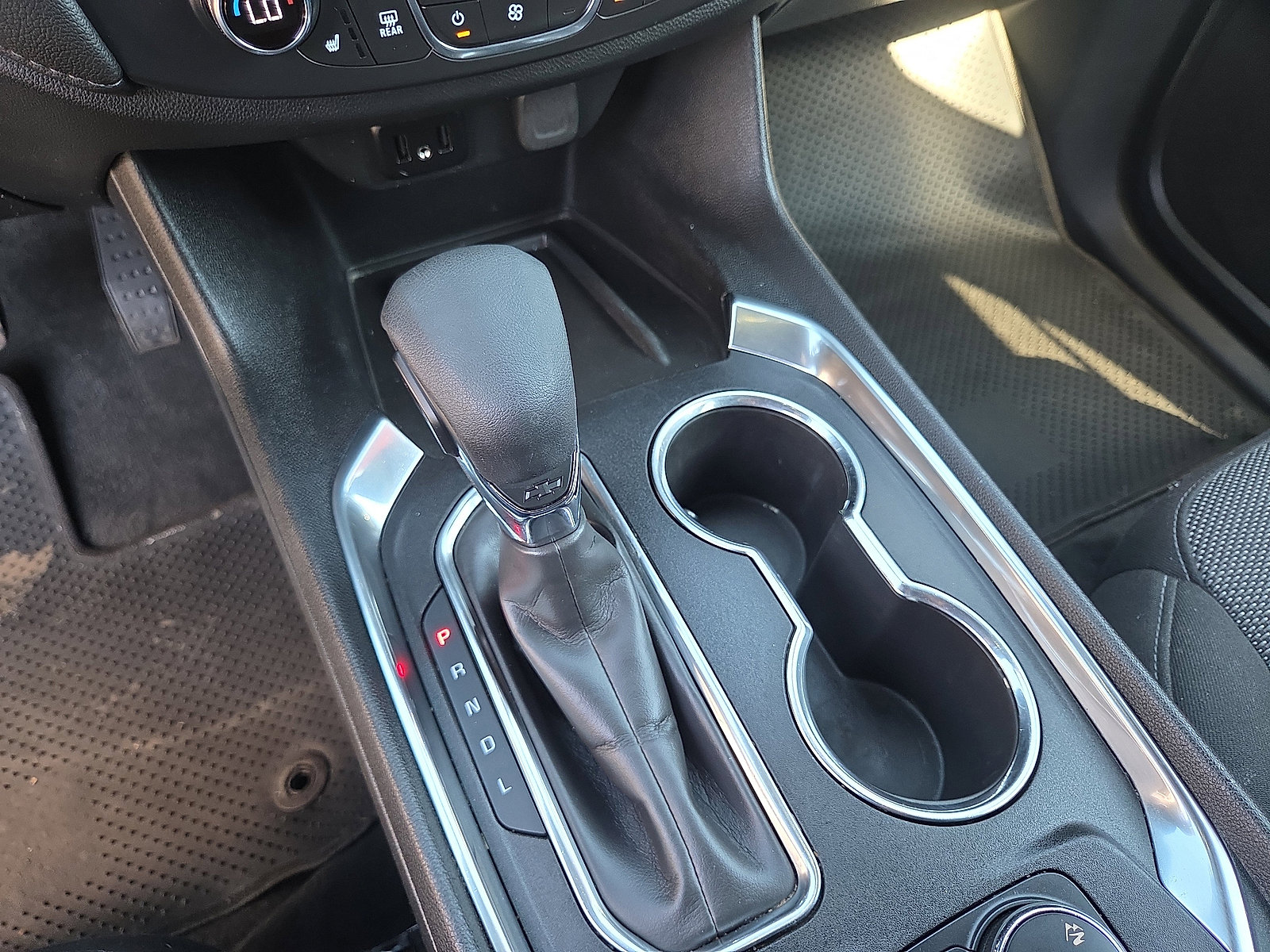 Used 2023 Chevrolet Traverse LT image 28