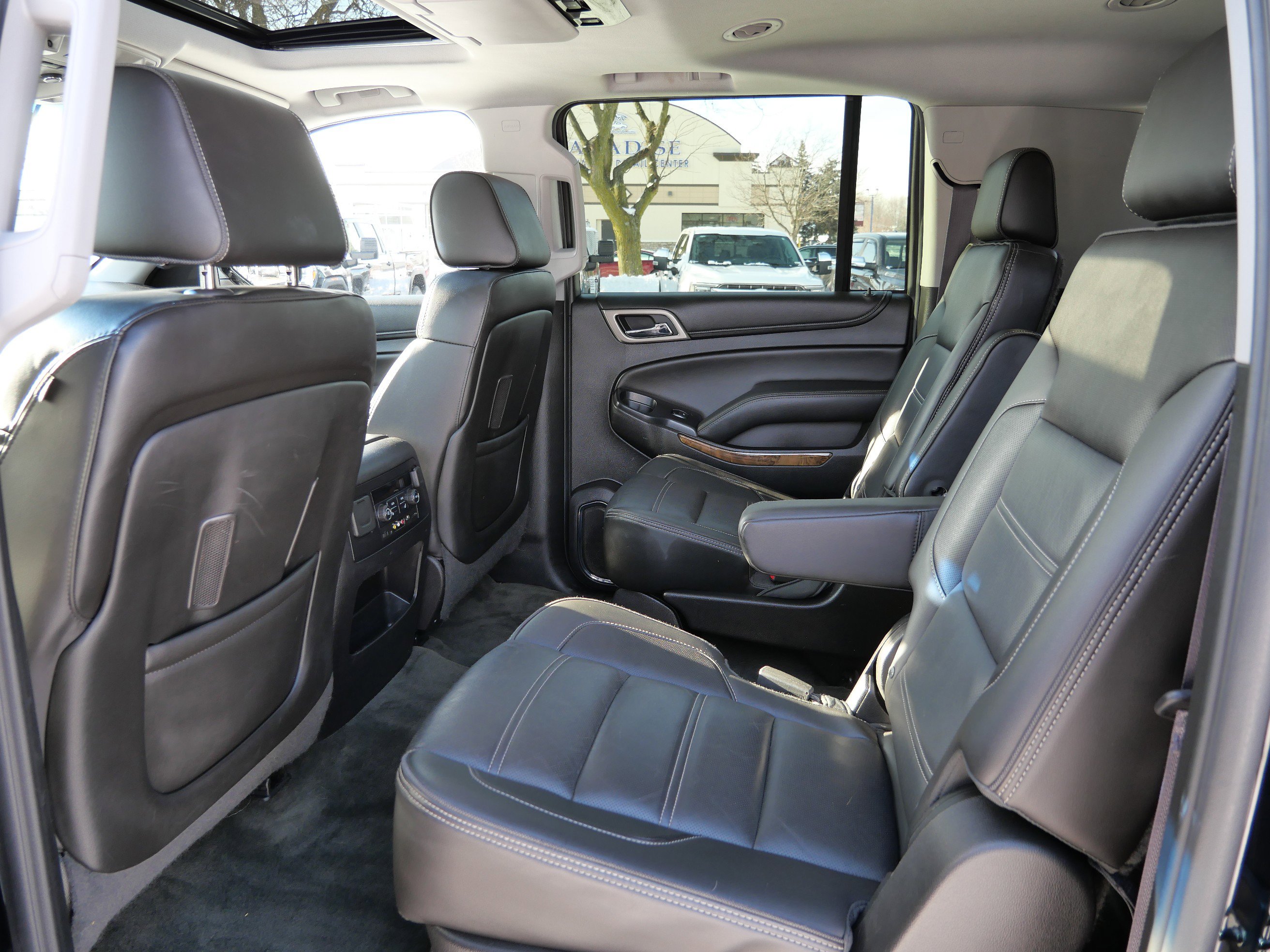 Used 2015 GMC Yukon XL Denali w/ Touring Package image 12