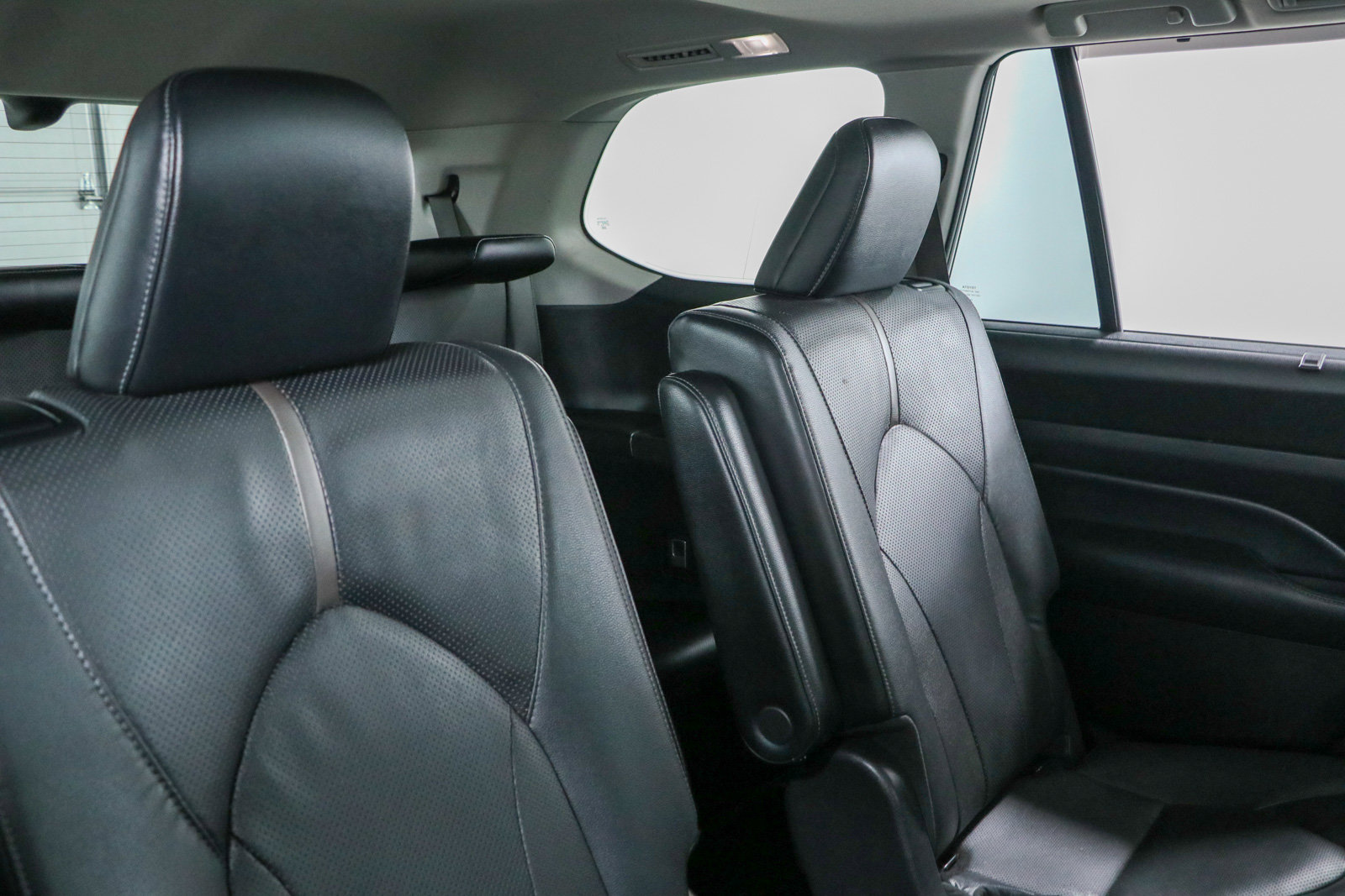 Used 2024 Toyota Grand Highlander AWD image 30