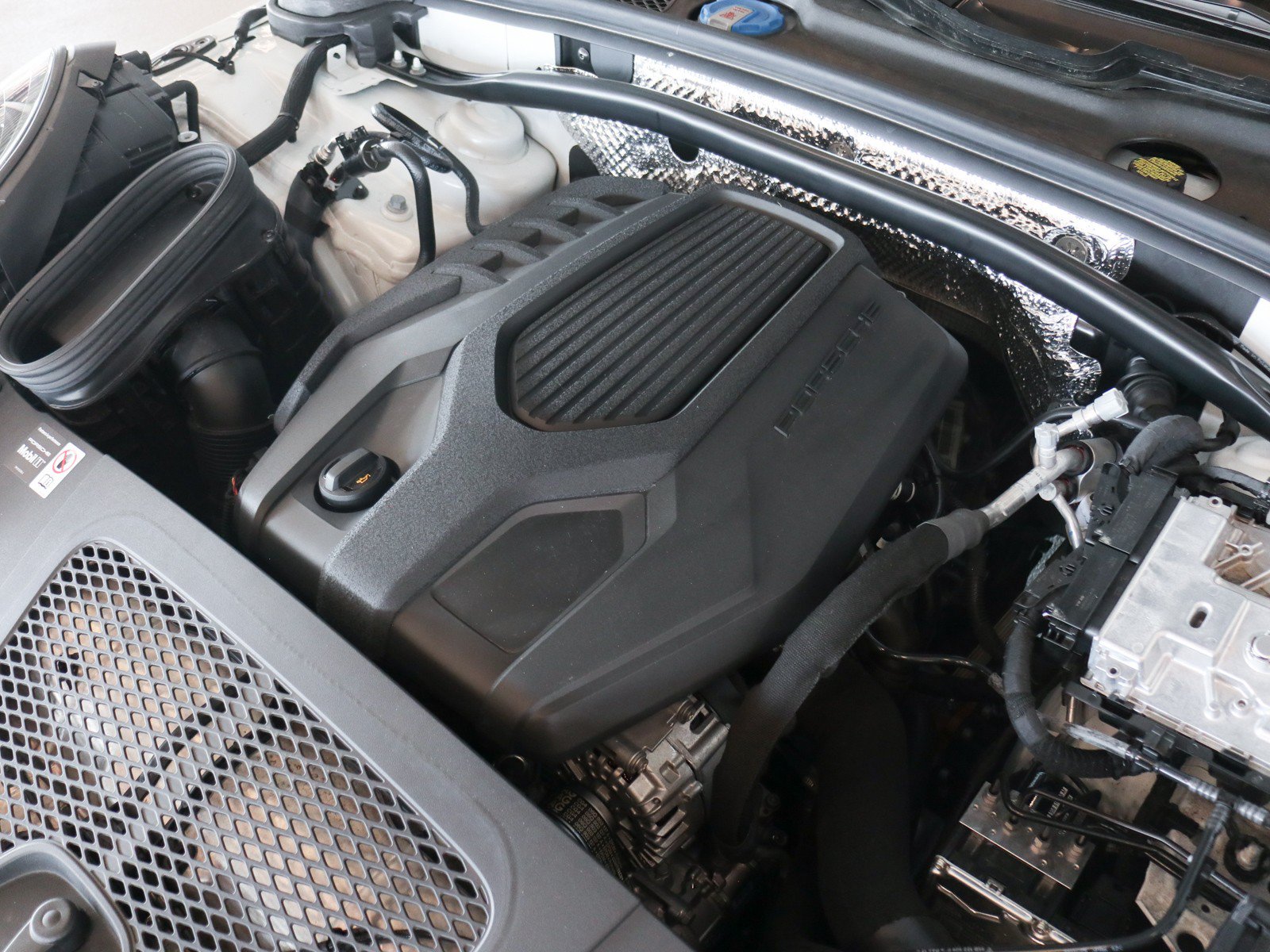 Used 2026 Porsche Macan AWD/4WD image 26