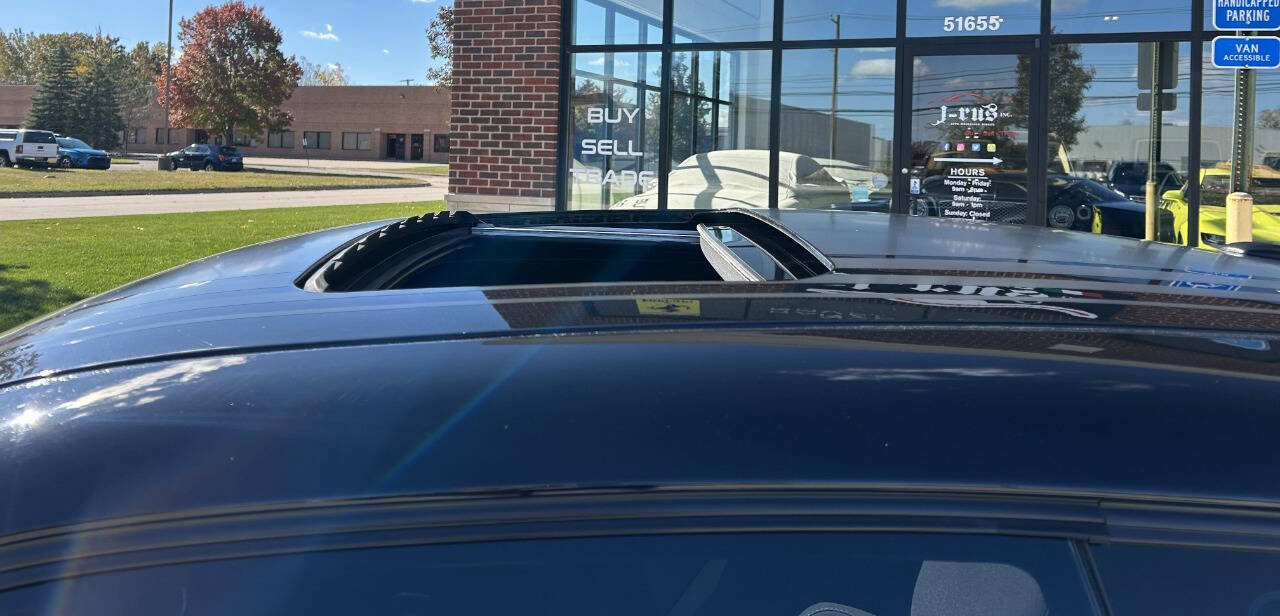 Used 2016 Dodge Challenger R/T image 32