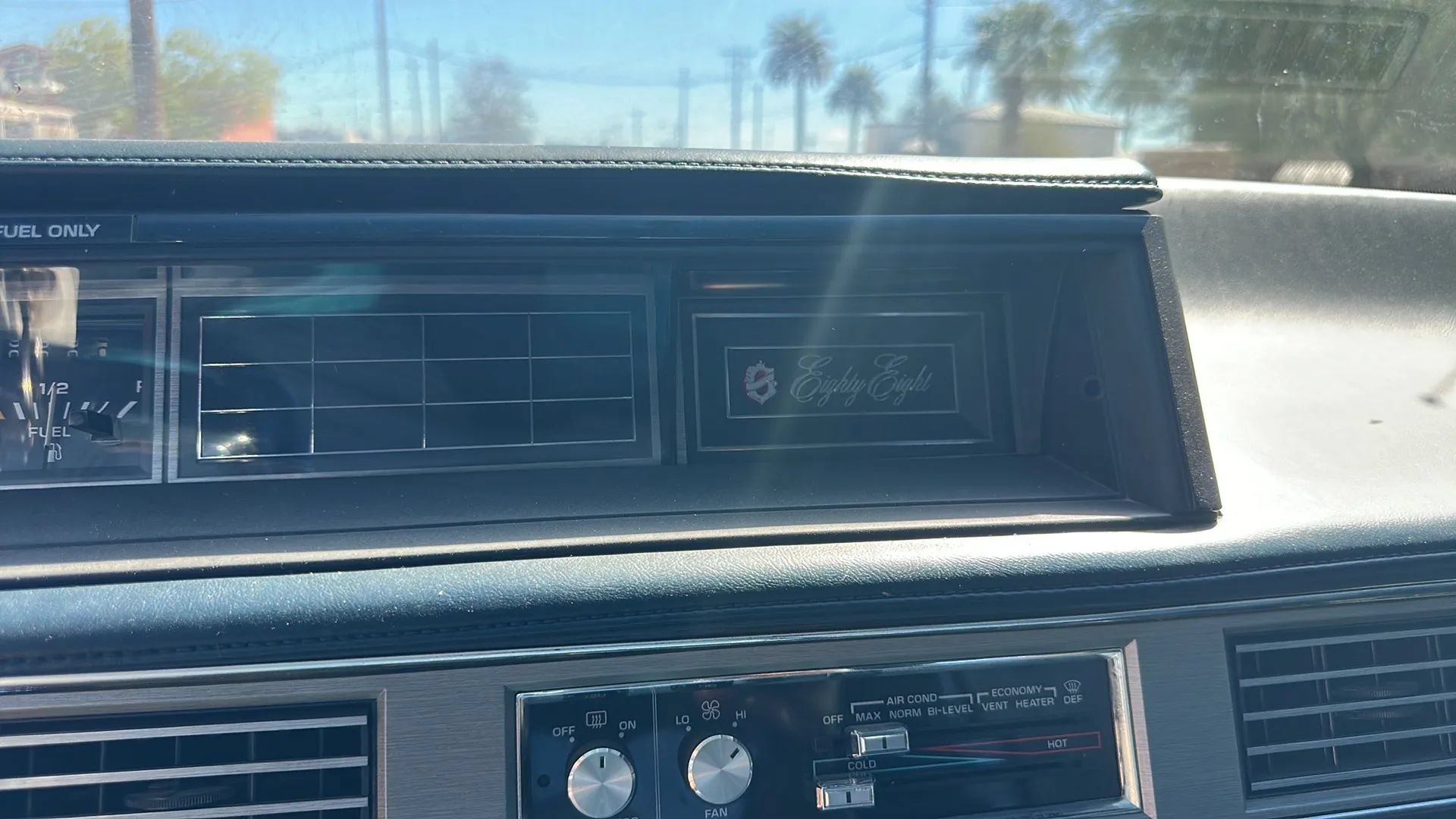 Used 1990 Oldsmobile 88 Royale Brougham FWD image 40
