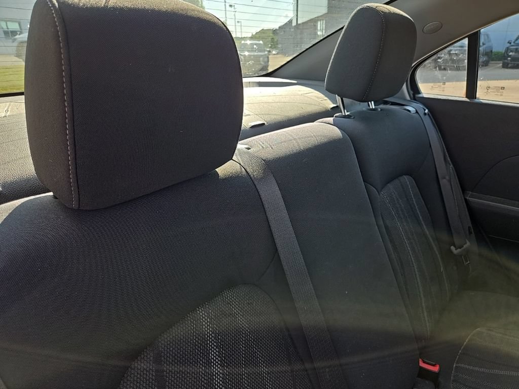 Used 2018 Chevrolet Sonic LT FWD image 31