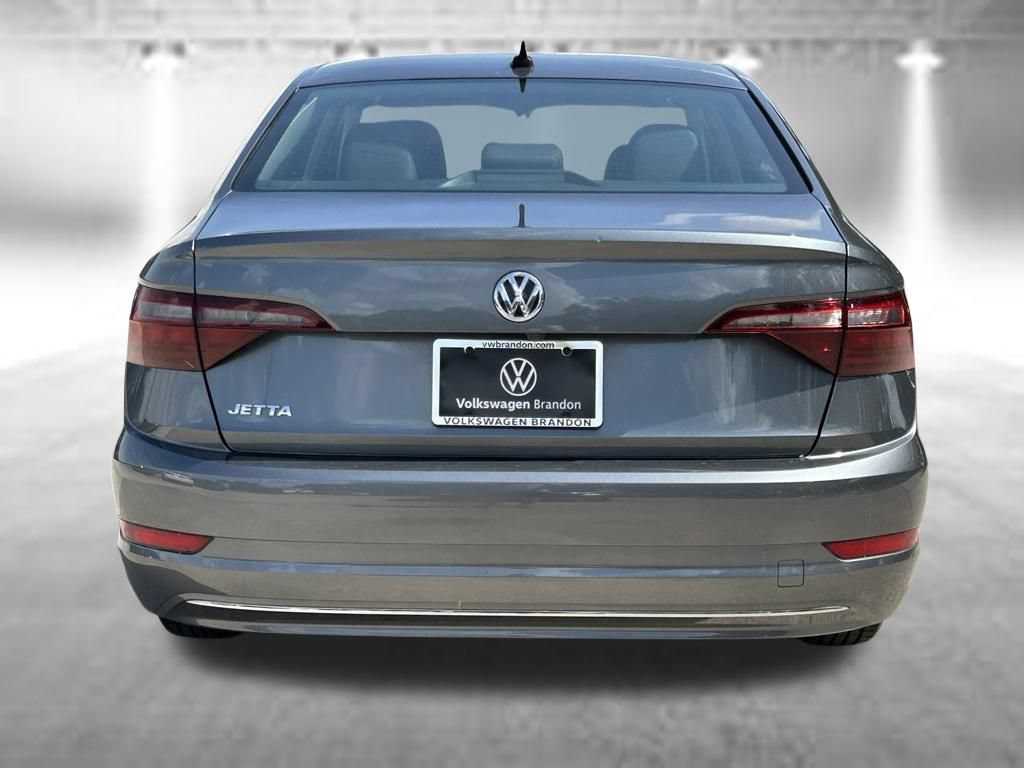 Certified 2021 Volkswagen Jetta SE w/ SE Cold Weather Package FWD image 4